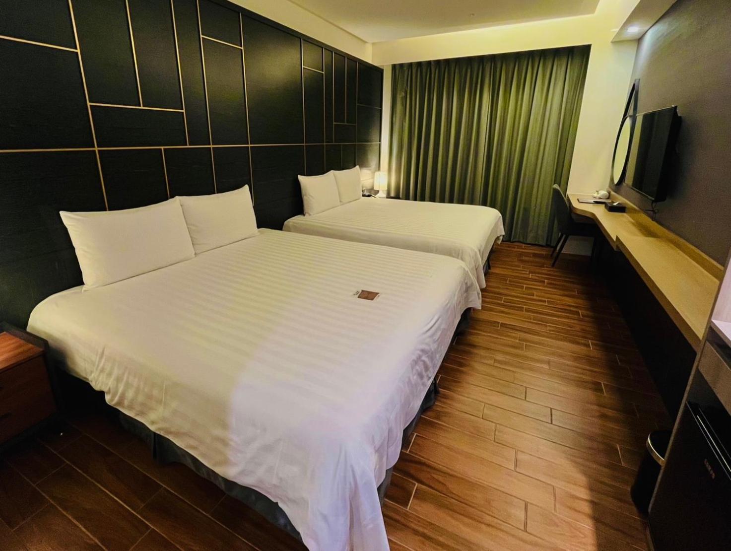 Hotel A Tainan Bagian luar foto