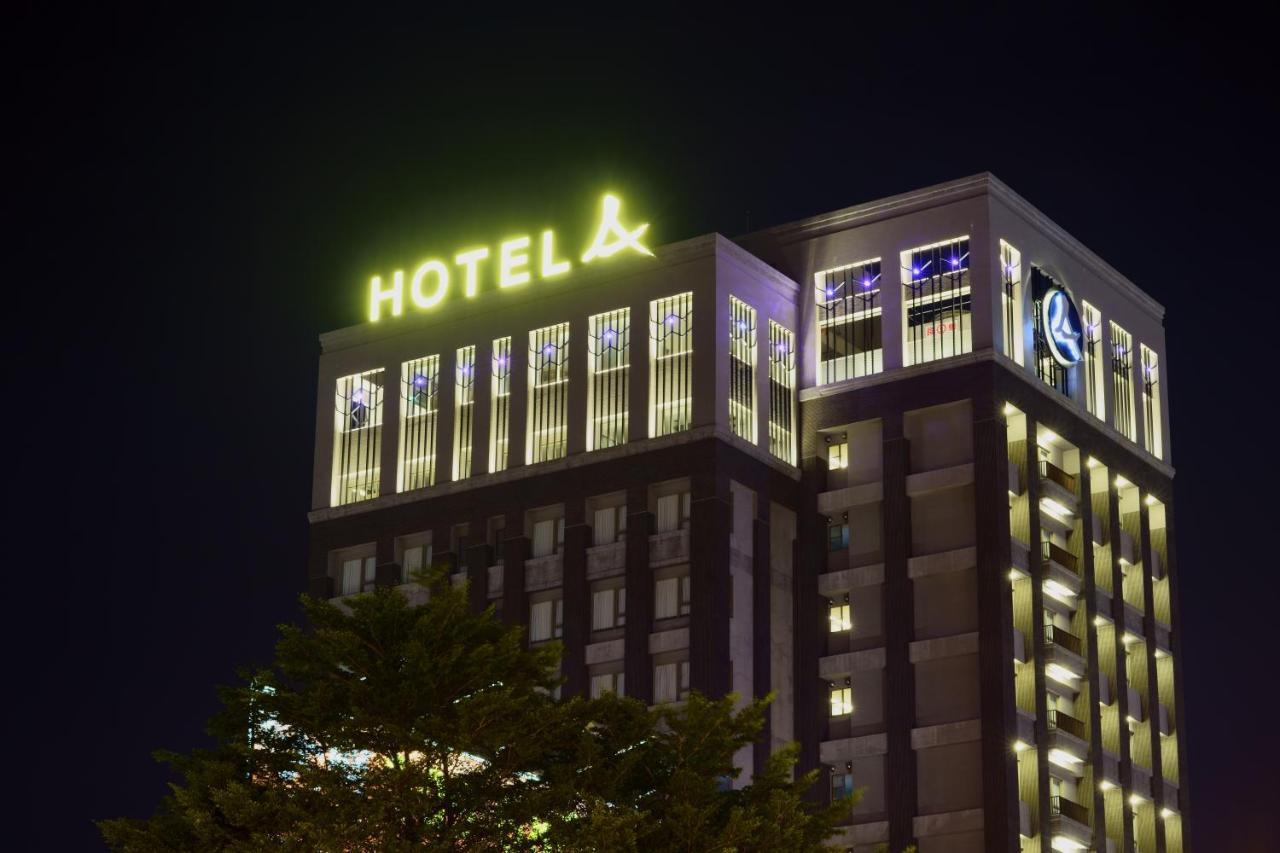 Hotel A Tainan Bagian luar foto