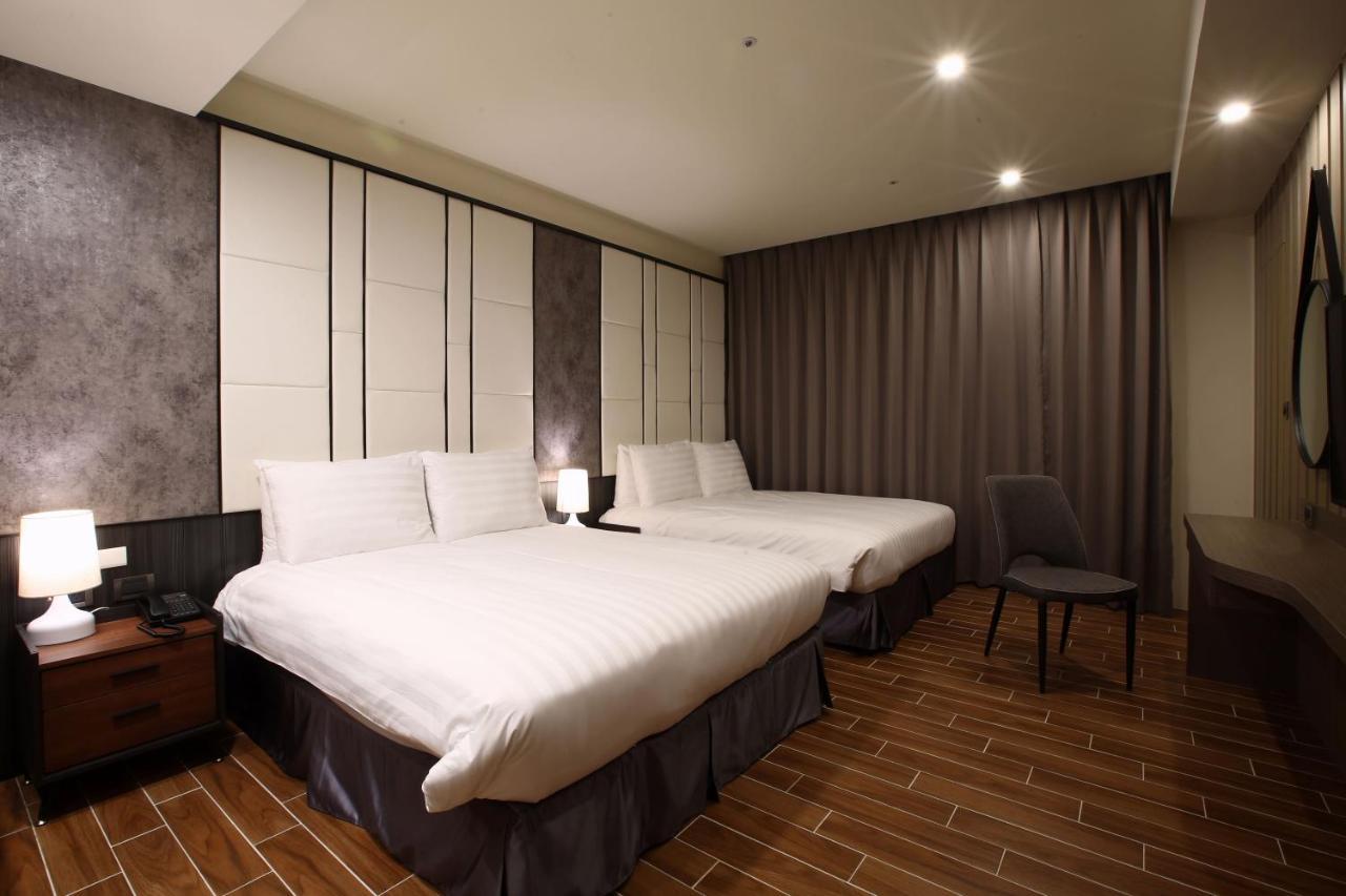 Hotel A Tainan Bagian luar foto