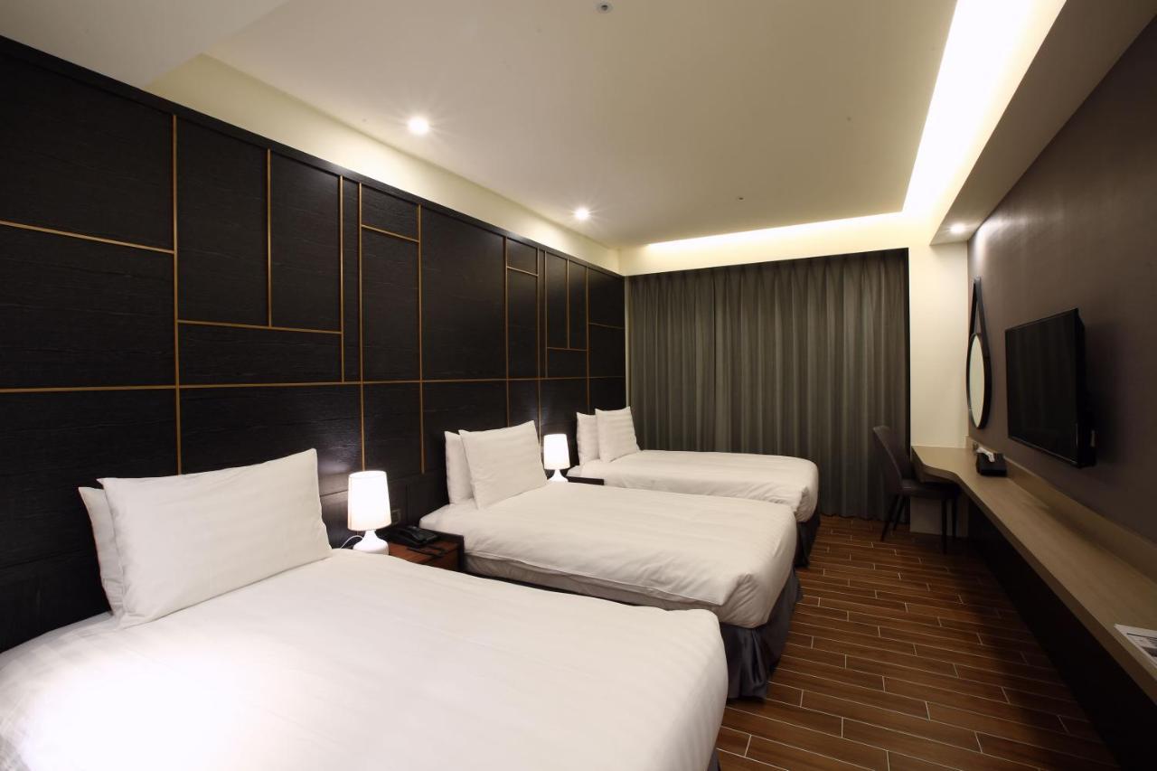 Hotel A Tainan Bagian luar foto