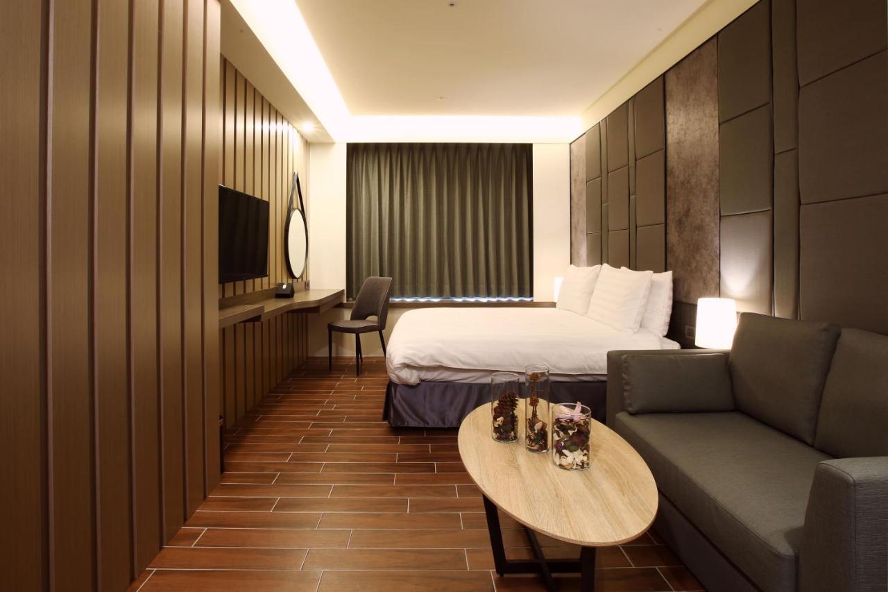 Hotel A Tainan Bagian luar foto