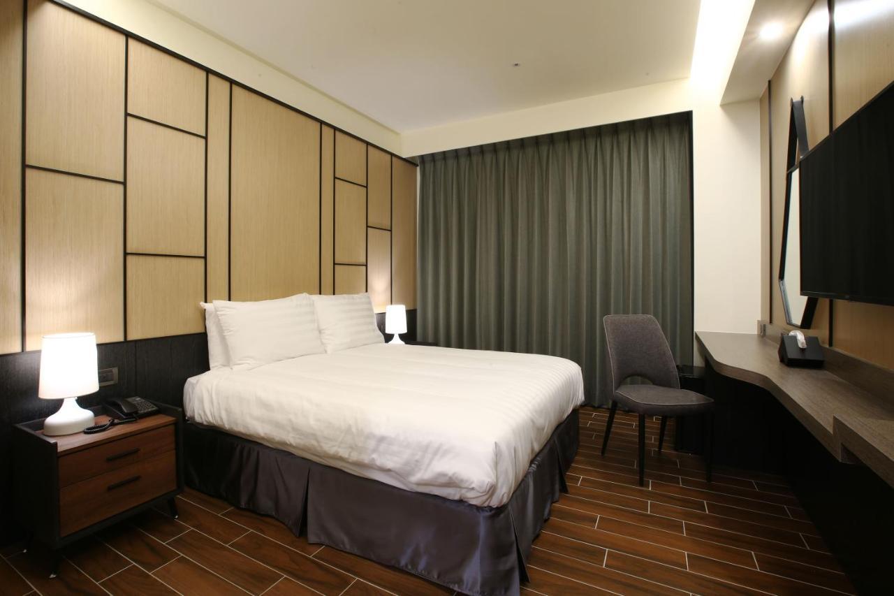 Hotel A Tainan Bagian luar foto